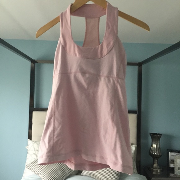 lululemon athletica Tops - EUC Blush Pink Lululemon Tank Scoop Neck Sz 6 wash